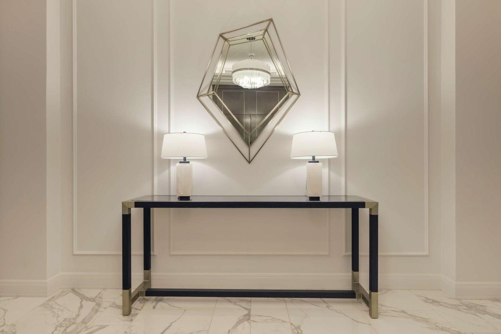 Mansard Riyadh, A Radisson Collection Hotel Exterior foto A console table